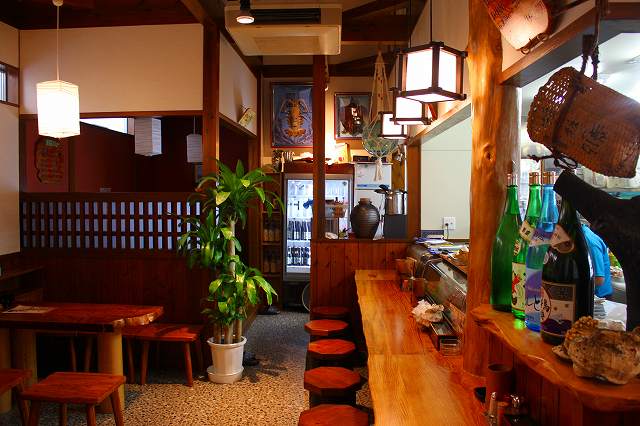奄美鶏飯と島料理の鳥しん 写真